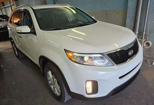 Kia 2.0i 4WD Sense . exclusivement hors Europe.