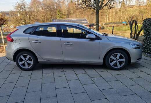 Volvo V40 1.5 T2 Black Edition Gear.6d-TEMP)