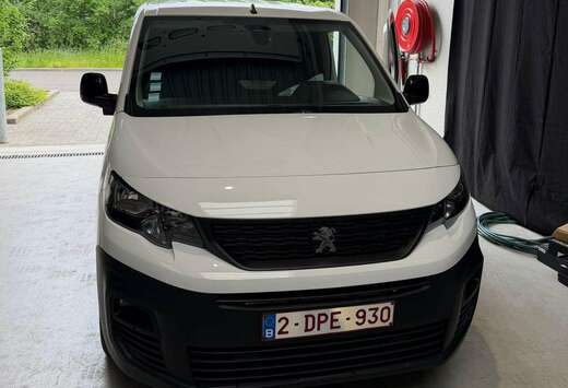 Peugeot 1.5 BlueHDi L1 STD Light Pro (EU6.3)