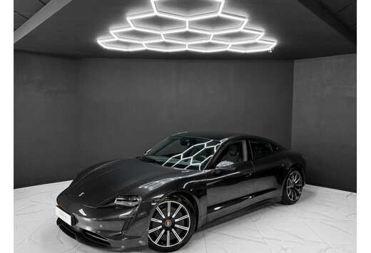 Porsche PERFORMANCE / PPF / APPROVED / 5-SEATS / BOSE