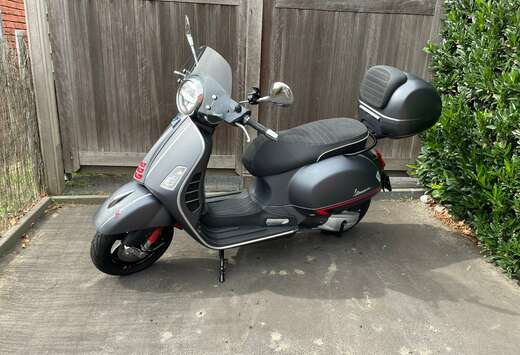 Piaggio Vespa Super Sport