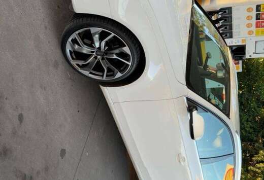 Audi A4 Avant 2.0 TDi S line Multitronic