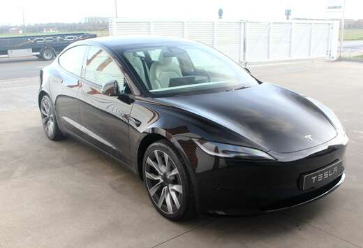 Tesla SOLD BLACK 60KW RWD / 19\