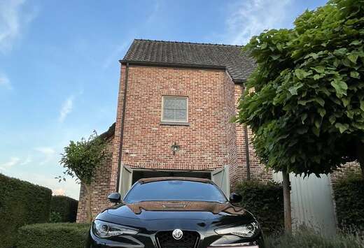 Alfa Romeo 2.0 Turbo 16V AT8 Sprint Black edition