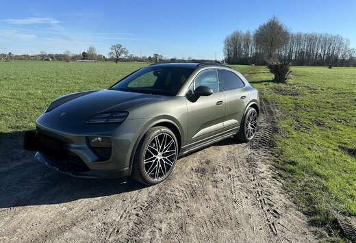 Porsche e-Macan 100 kWh 4