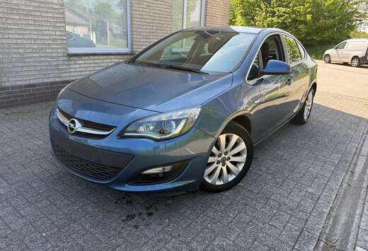 Opel Astra 1.4 Turbo Cosmo
