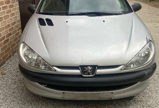 Peugeot 1.4i XT
