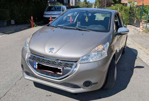 Peugeot 208 1.2i Intuitive