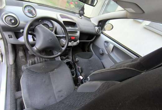 Peugeot 107 1.4 HDi Black