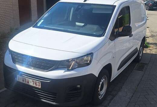 Peugeot 1.5 BlueHDi L1 STD Light Pro (EU6.2)