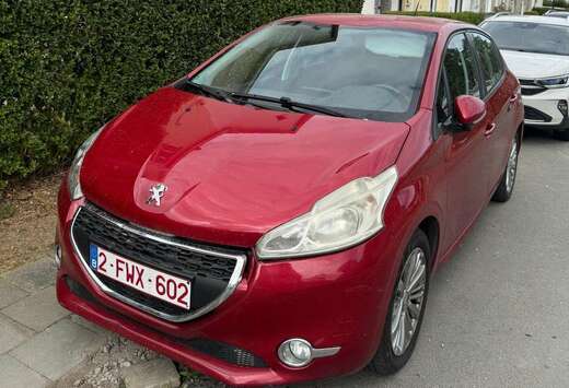Peugeot 208 1.2i Urban Soul