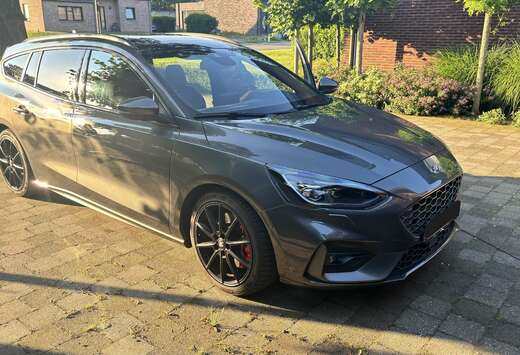 Ford Focus Turnier 2.3 EcoBoost ST