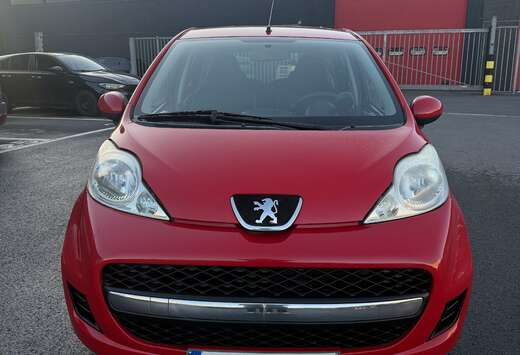 Peugeot 1 L Benzine 2009