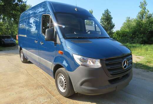 Mercedes-Benz 311CDi - FWD - A2H2