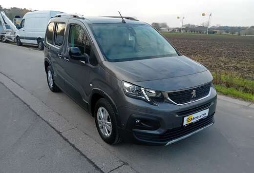 Peugeot 1.2 benzine -130pk - automaat - pano -5pl