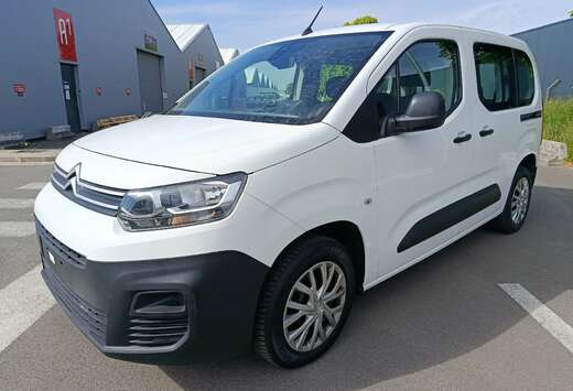 Citroen Berlingo 1.2 essence 5places airco navigation