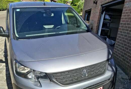 Peugeot 1.5 BlueHDi L1 STD Light S/S (EU6.4)