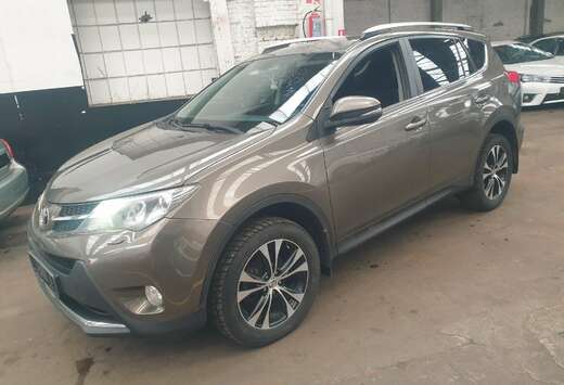 Toyota RAV4 2.0i 4x4 Lounge