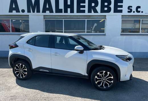 Toyota 1.5i VVT-i Hybrid Dynamic Plus E-CVT