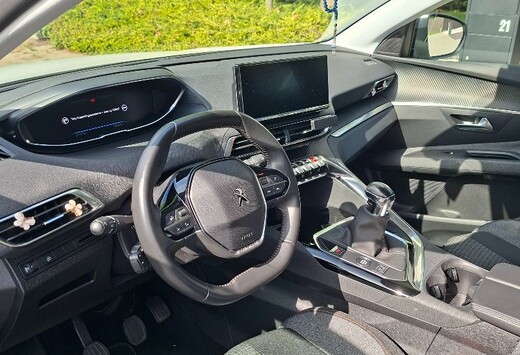 Peugeot 3008 1.5 BlueHDi 130 ch Active Pack (2023)