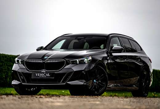 BMW eDrive40 Touring M  B&O  PANO  360 CAMERA