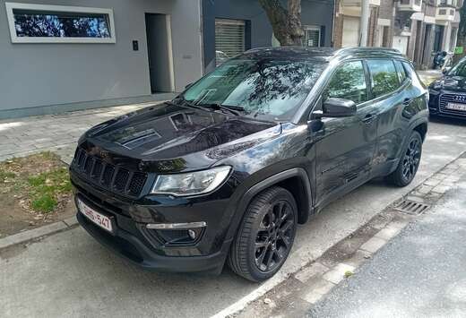 Jeep 1.3 Turbo T4 130 4x2 MTX Black Star