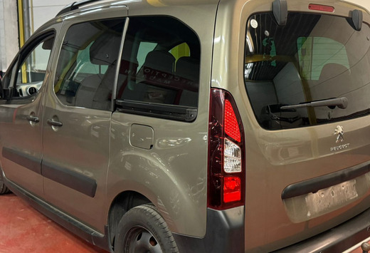 Peugeot 1.6 BlueHDi L2H1 Premium 121 S/S