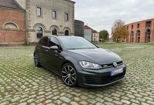 Volkswagen Golf 7 1.6tdi DSG7 look gtd