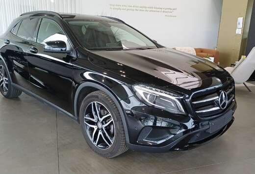 Mercedes-Benz GLA 200 Nightpack Xenon licht Trekhaak
