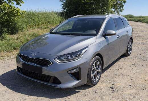 Kia Ceed SW 1.6 GDi PHEV Sense DCT