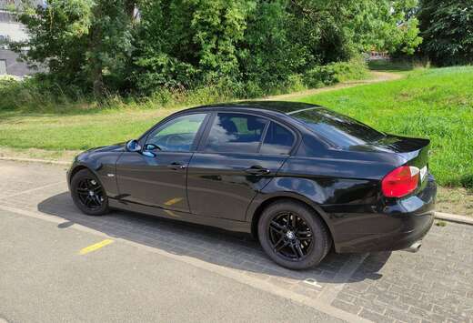 BMW 320i