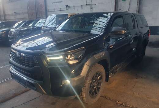 Toyota Hilux 2.8 D-4D 4WD Invincible