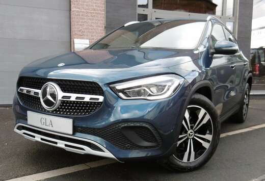 Mercedes-Benz GLA 180 Jantes 18p / Navigation / Camer ...