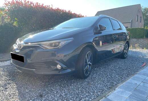 Toyota Auris 1.8 VVT-i Hybrid Automatik Team Deutschl ...