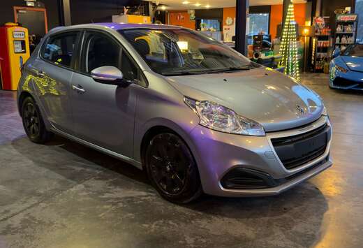 Peugeot 208 1.2i  Access/12 mois de garantie