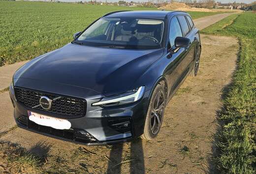 Volvo 2.0 B4 Plus Dark