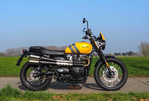Triumph 900