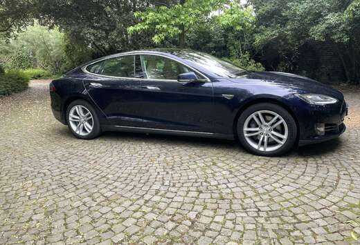 Tesla Model S 85 kWh Performance (P85)- Recharges Tes ...