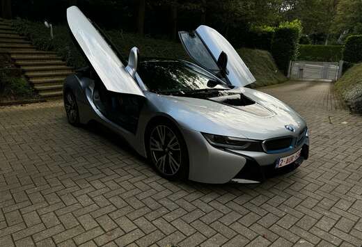 BMW i8 06/2017 / 49g / 53.500 km / Harman Kardon