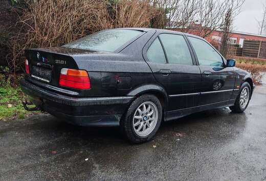 BMW 318i Sport Edition