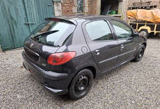 Peugeot 206 1.4i X-Line