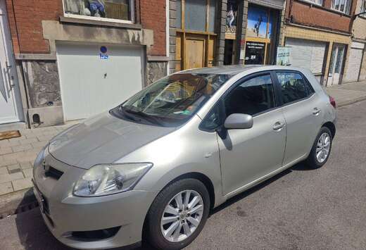 Toyota Auris 1.4i VVT-i Linea Luna