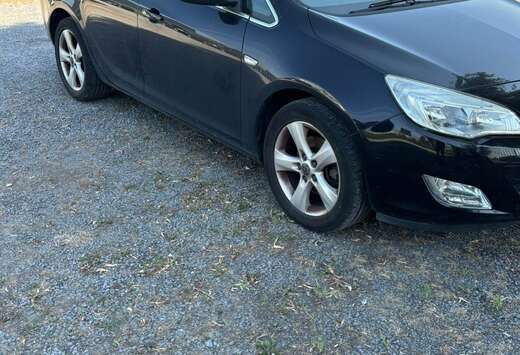Opel 1.7 CDTI DPF Design Edition (SPORTS TOURER)