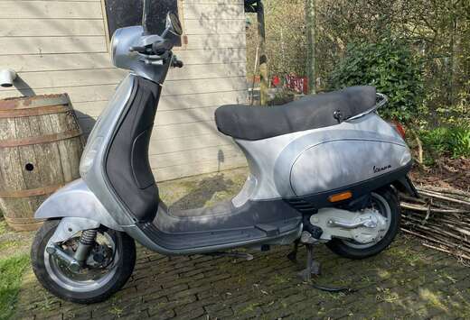 Vespa is rijklaar,volledig in orde gezet bij erkende  ...