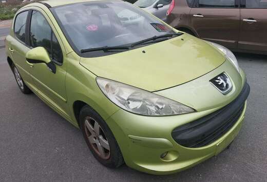 Peugeot 207 1.4i// **pas de conformité--