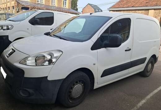 Peugeot 1.6 HDi L1H1 Confort 122 Utility