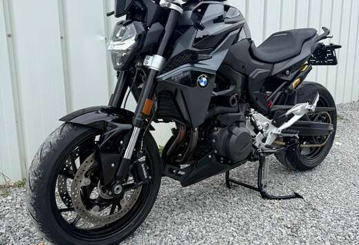 BMW Triple black full options