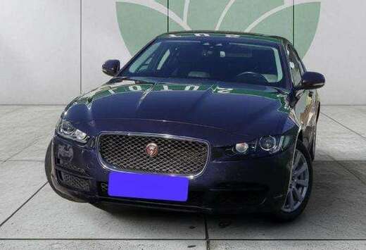 Jaguar XE 2.0 T Portfolio