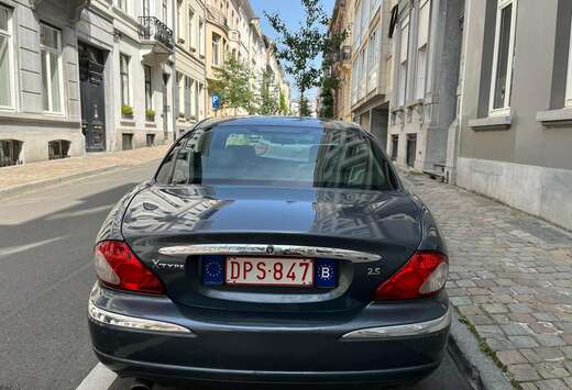 Jaguar X-Type 2.5i V6 24v Classic