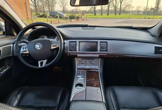 Jaguar 2.7 Turbo V6 Premium Luxury